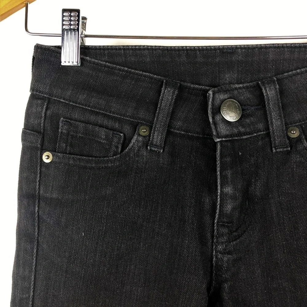 Uniqlo Black Skinny Fit Tapered Jeans 22